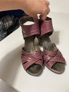 Strappy Crisscross Open-Toe Heeled Sandals in Wine